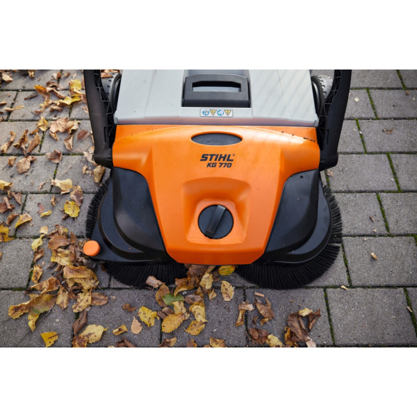 Підмітальний пристрій STIHL KG 770